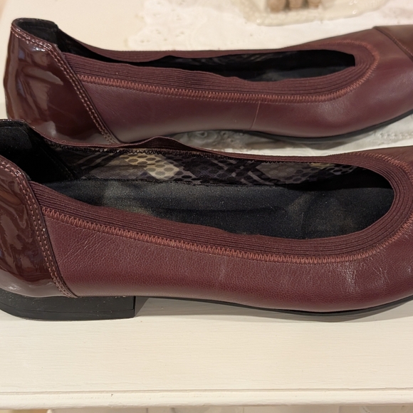 Naturalizer flats- size 7 - Picture 9 of 12
